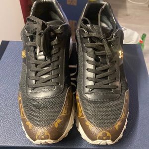 **LOUIS VUITTON** MEN RUNAWAY SNEAKER***STILL IN STORES***
